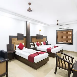 Hotel Crown ***